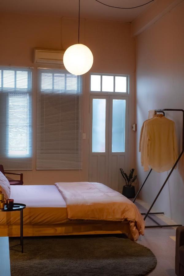 Cozy Room At The Coffee Store Charoenkrung Bangkok Buitenkant foto